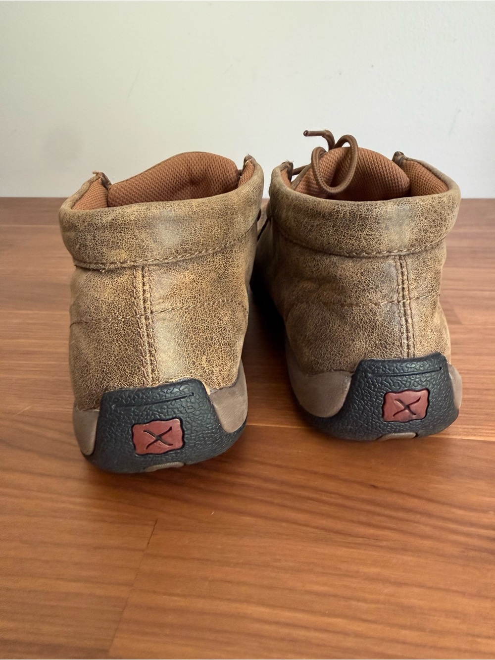 Twisted X Chukka Driving Leather Moccasin in Distressed Saddle Brown, sz 7.5 - Picture 8 of 15